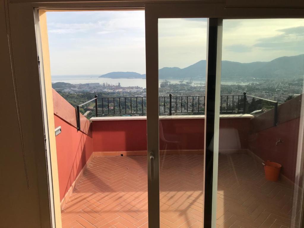 La Casa Con Vista Di Emma Apartamento Vezzano Ligure Exterior foto