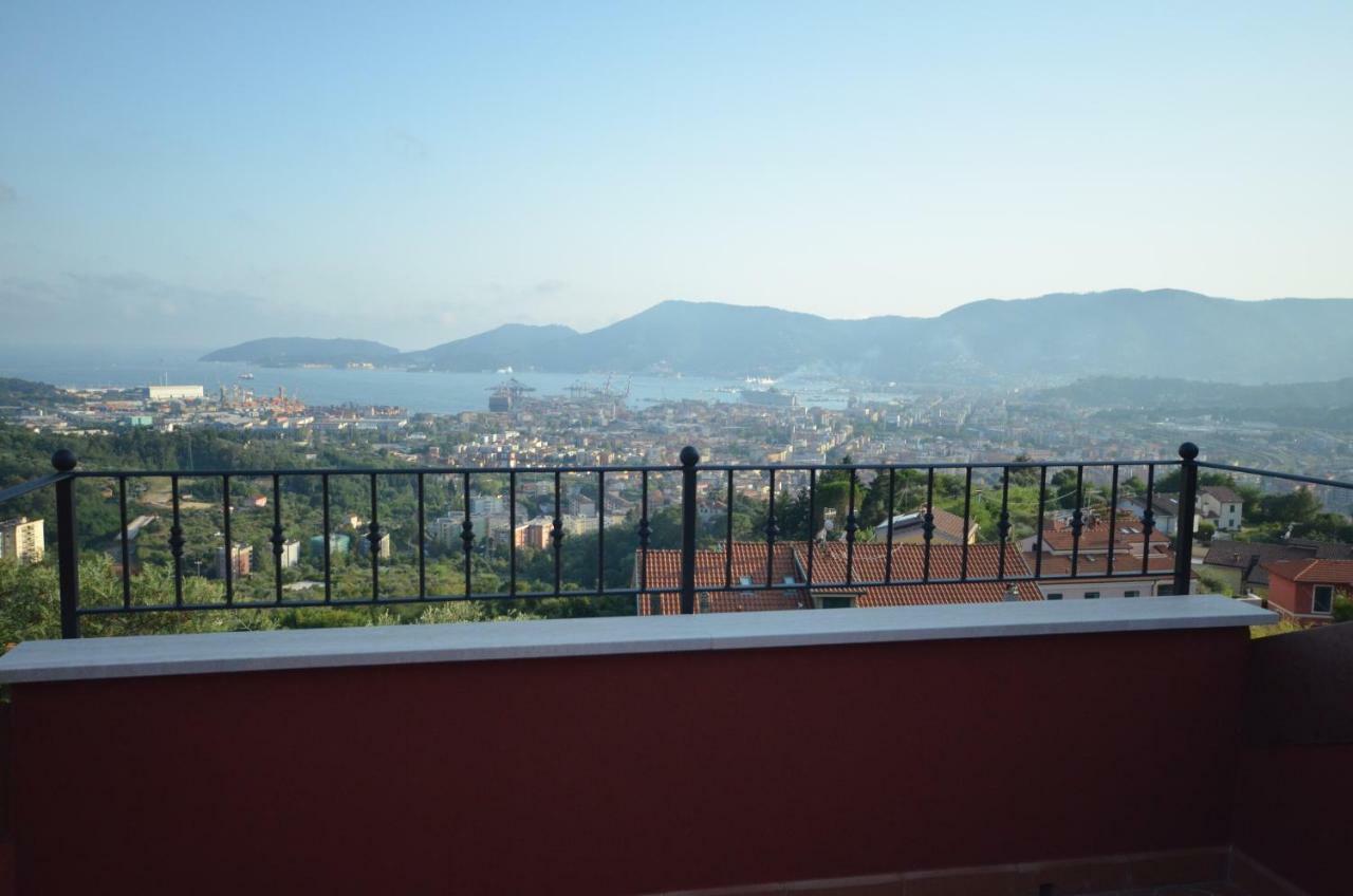 La Casa Con Vista Di Emma Apartamento Vezzano Ligure Exterior foto