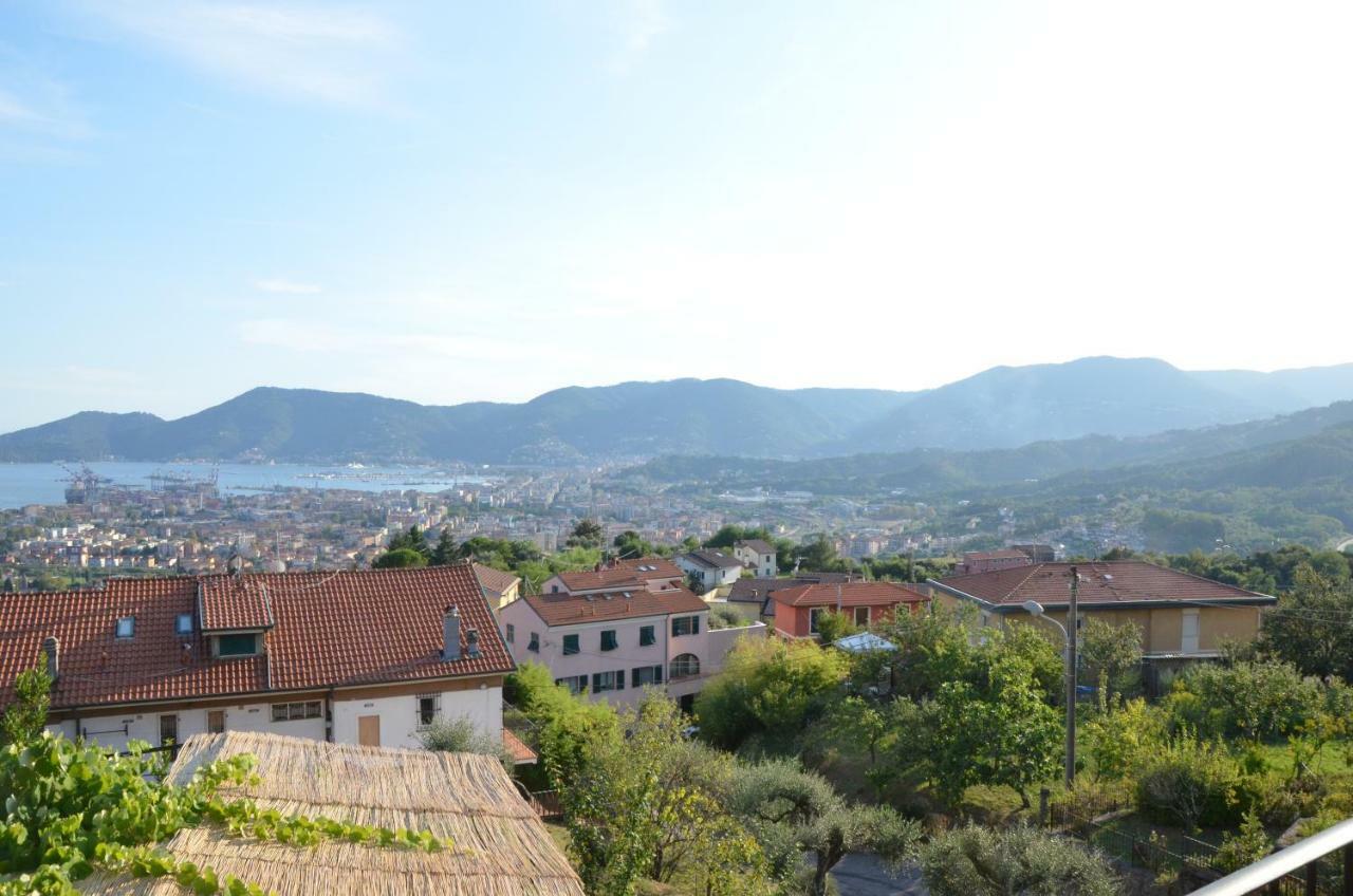 La Casa Con Vista Di Emma Apartamento Vezzano Ligure Exterior foto